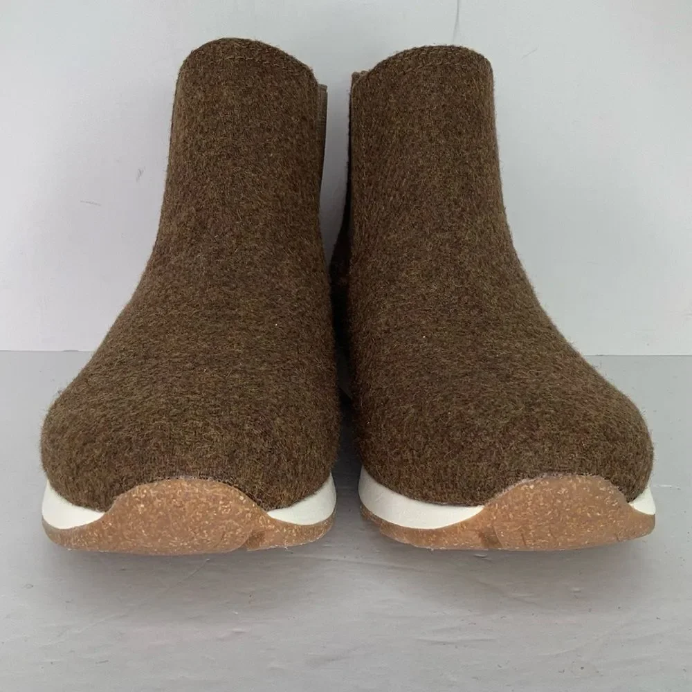 New B.O.C Kara Brown Textile Pull On Women's Chelsea Ankle Booties Sz 8.5M